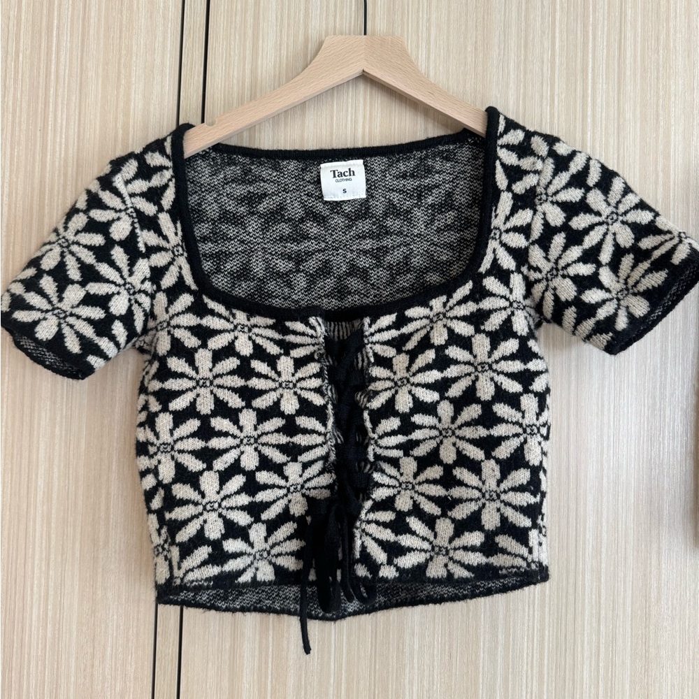 TACH Monochrome Knit Top